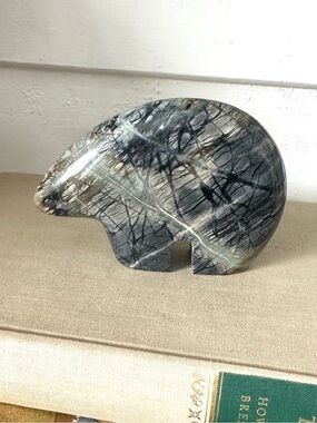Native American Zuni Picasso Stone Bear Fetish Carved Marble